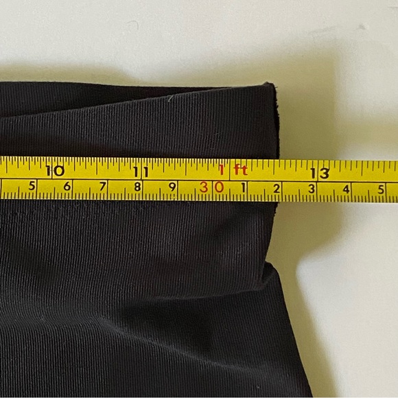 Nike Dri-Fit Womens Running Capris XS Black Red Trim Zipper Pocket in Back - Picture 15 of 16